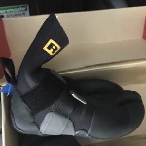 Patagonia booties 3m men 7